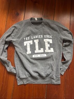 The ladies edge crewneck